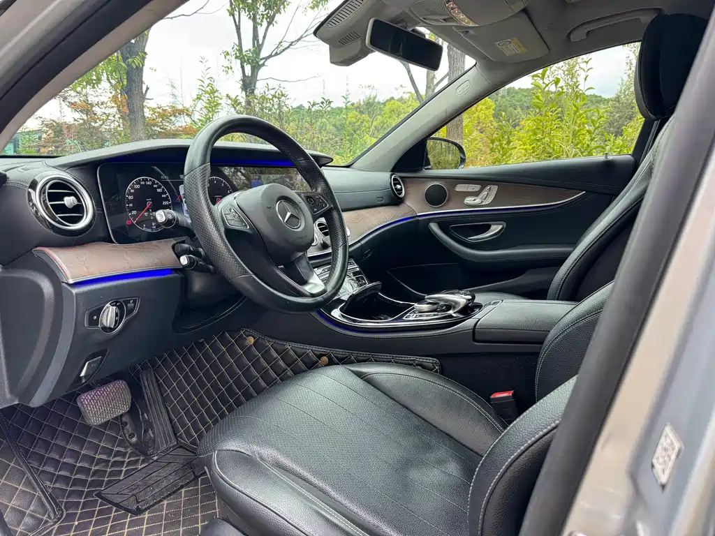 Mercedes-Benz E-Class — миниатюра 18