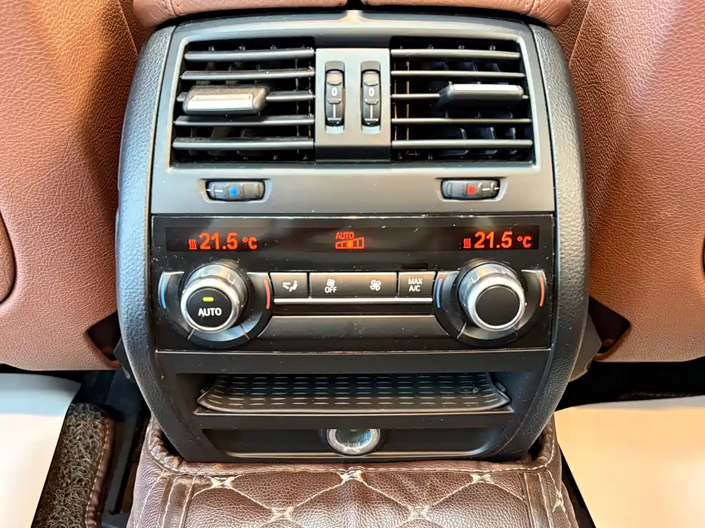 BMW 5 Series — миниатюра 13