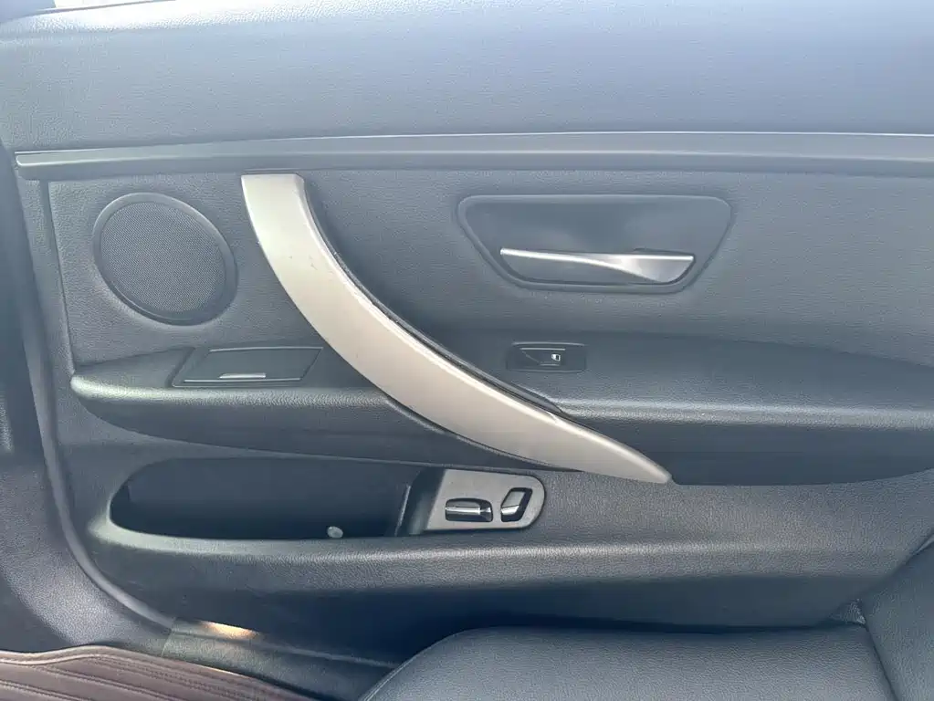 BMW 3 Series — миниатюра 12