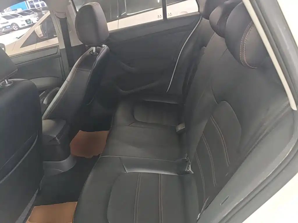 Skoda Rapid Spaceback — миниатюра 17