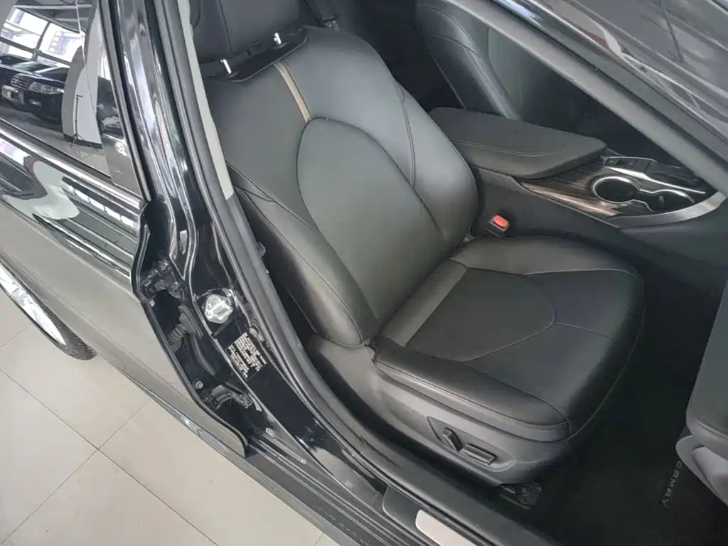 Toyota Camry — миниатюра 25
