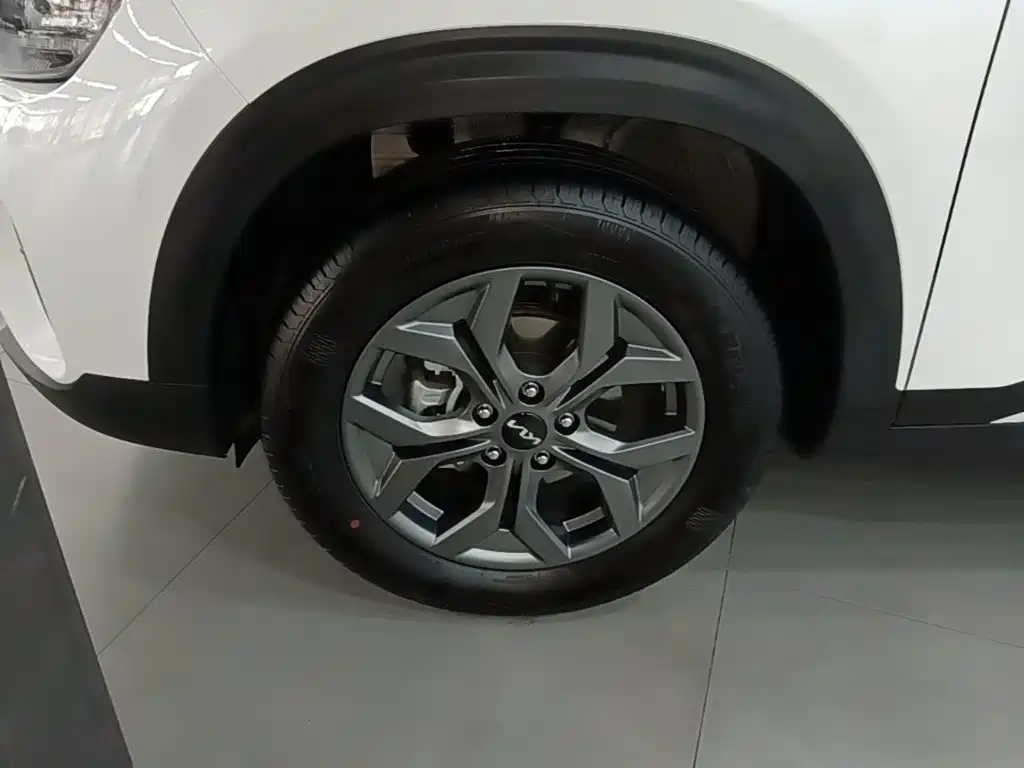 Kia Seltos — миниатюра 23