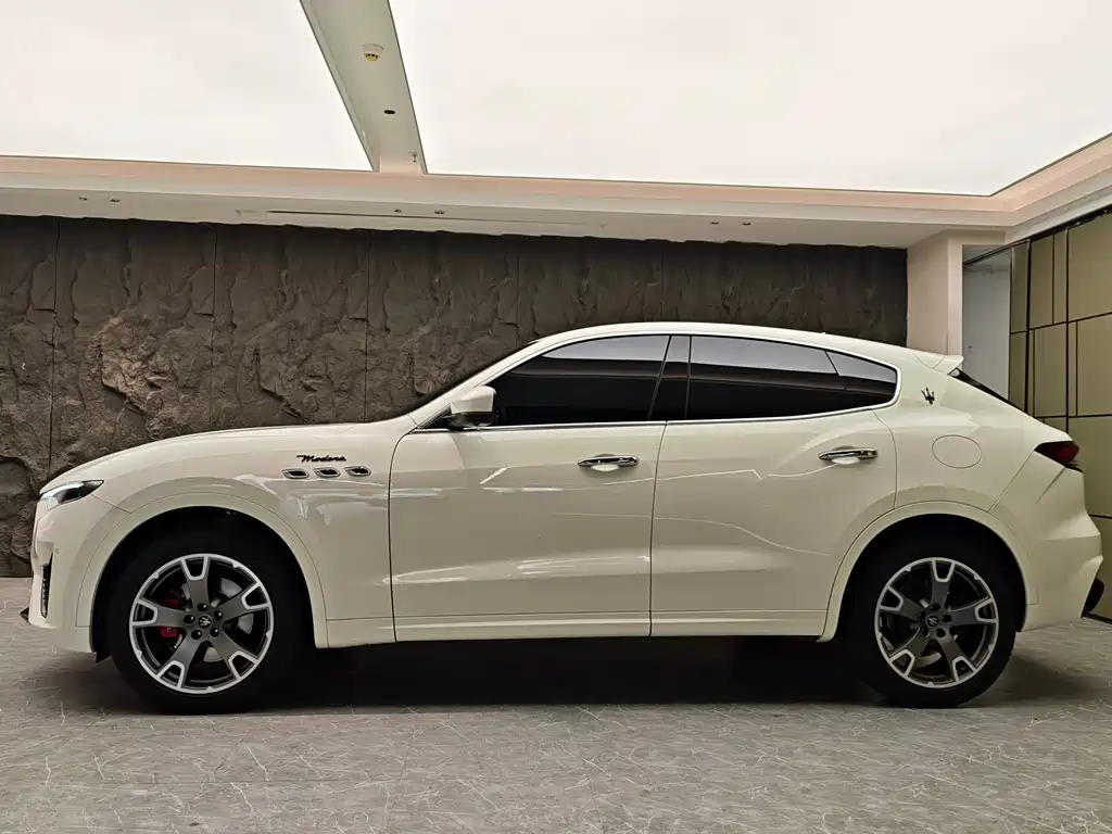 Maserati Levante 2023 3.0T Modena