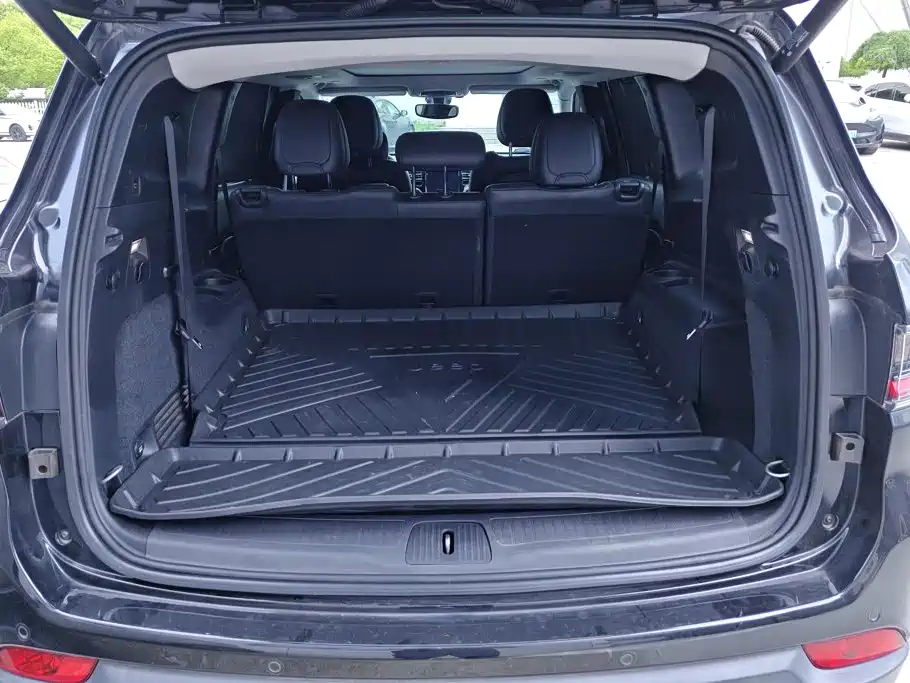 Jeep Grand Commander — миниатюра 4