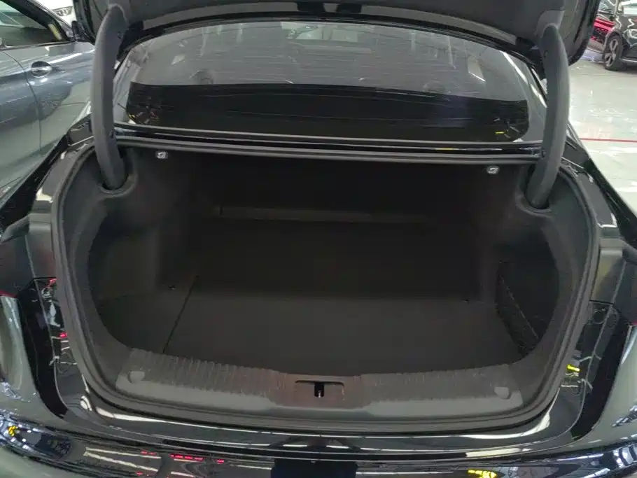 Hongqi Hongqi H5 — миниатюра 4