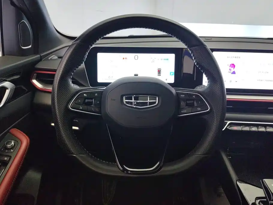 Geely Binyue — миниатюра 15
