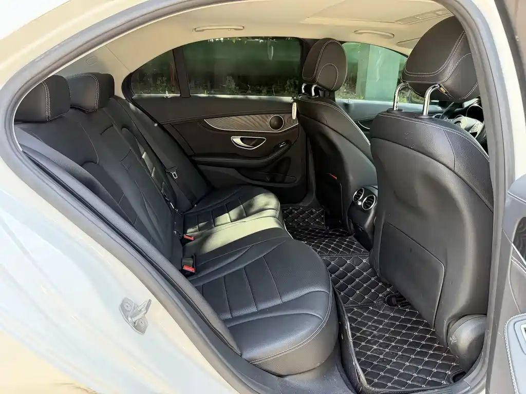 Mercedes-Benz C-Class — миниатюра 9