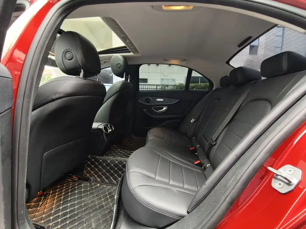 Mercedes-Benz C-Class — миниатюра 4