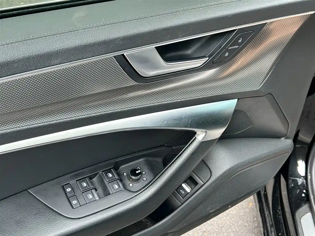 Audi A6L 2022 40 TFSI Luxury