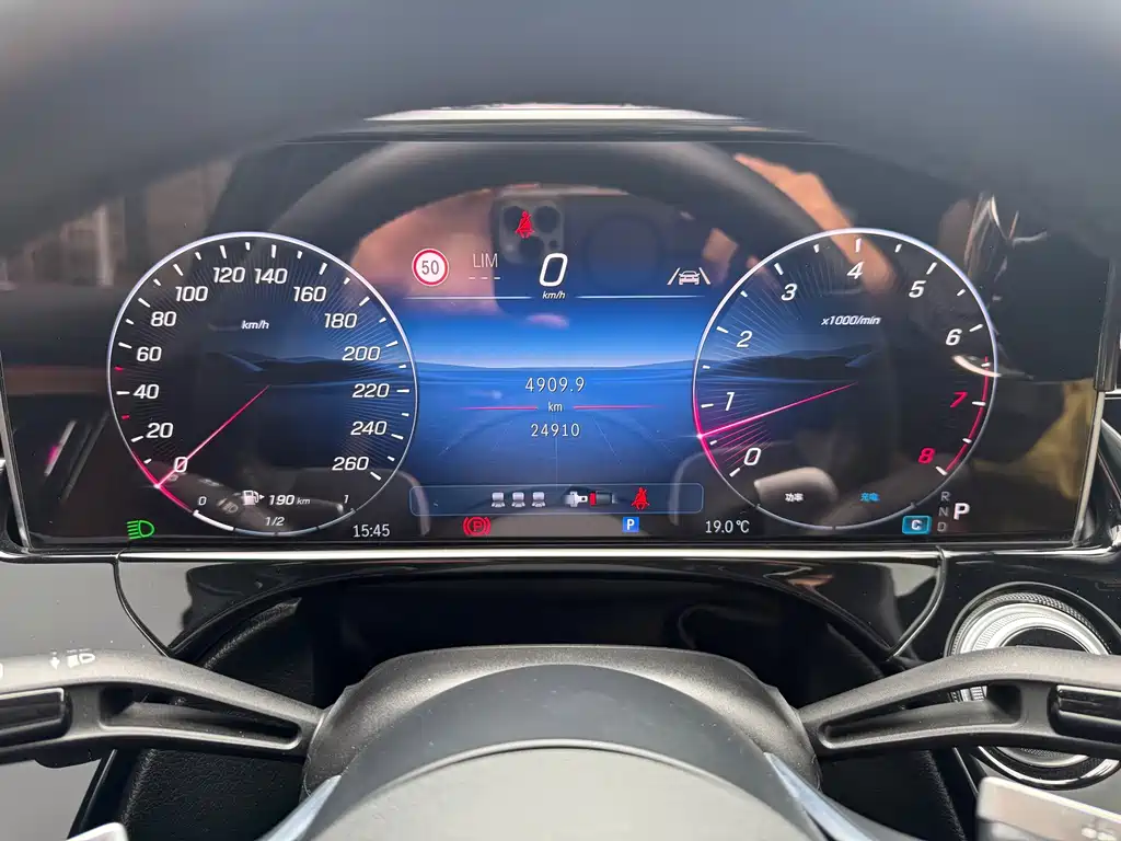 Mercedes-Benz E-Class — миниатюра 4