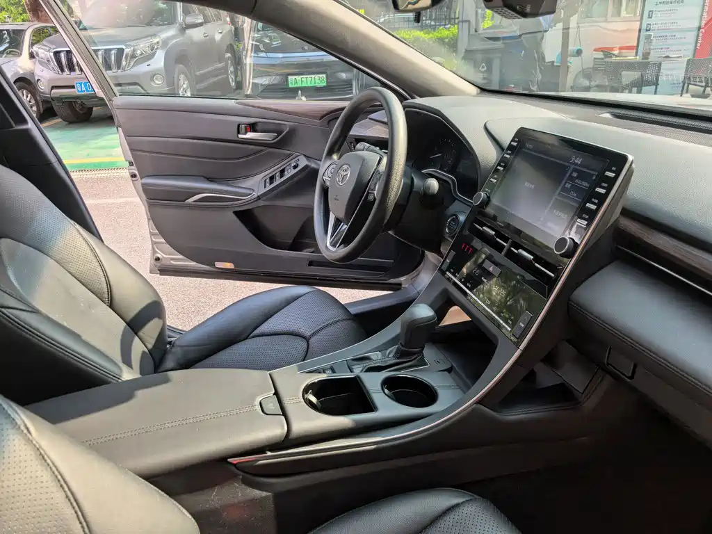 Toyota Avalon — миниатюра 13