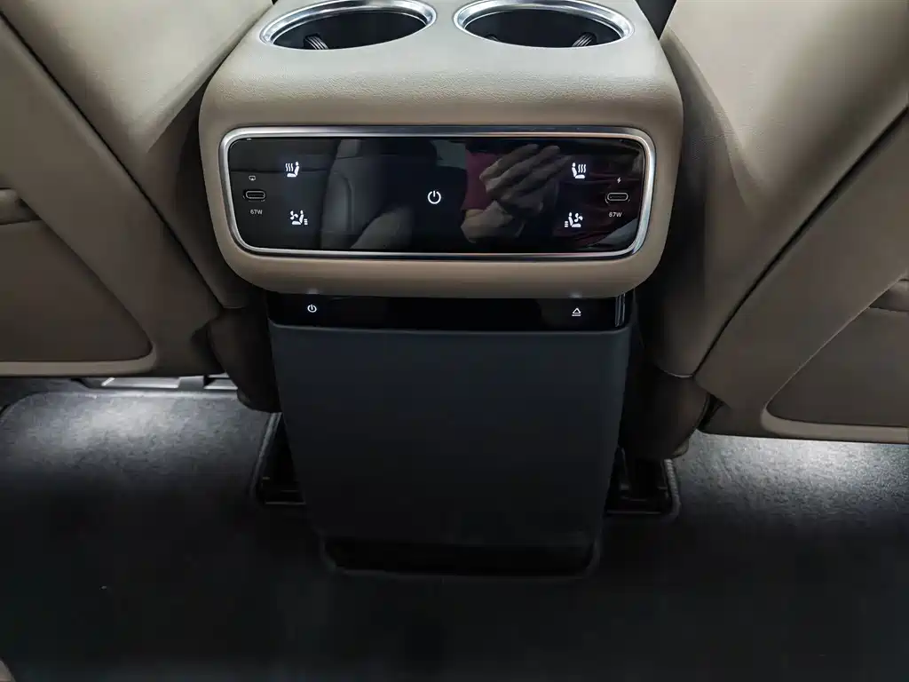 Li Auto Li L8 — миниатюра 8
