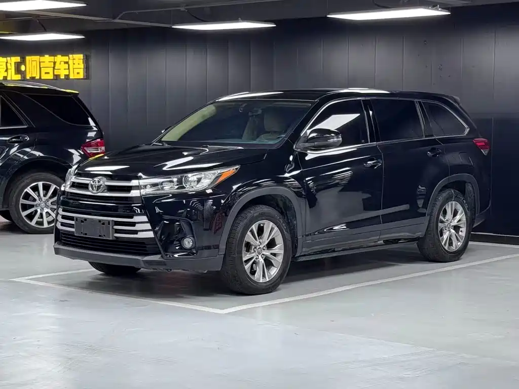 TOYOTA HIGHLANDER