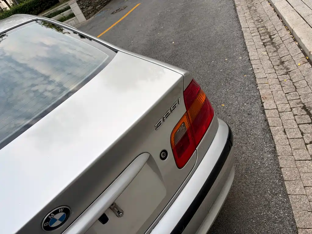 BMW 3 Series — миниатюра 5