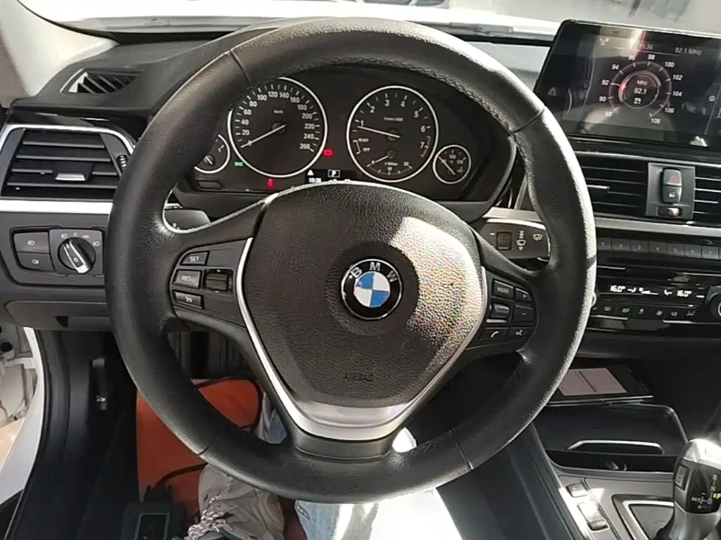 BMW 3 Series — миниатюра 11