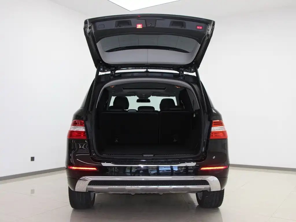 Mercedes-Benz M-Class — миниатюра 13