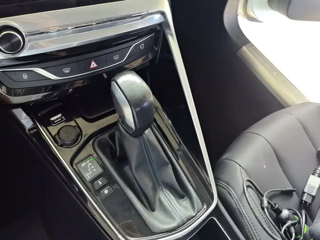 Peugeot 308 — миниатюра 14