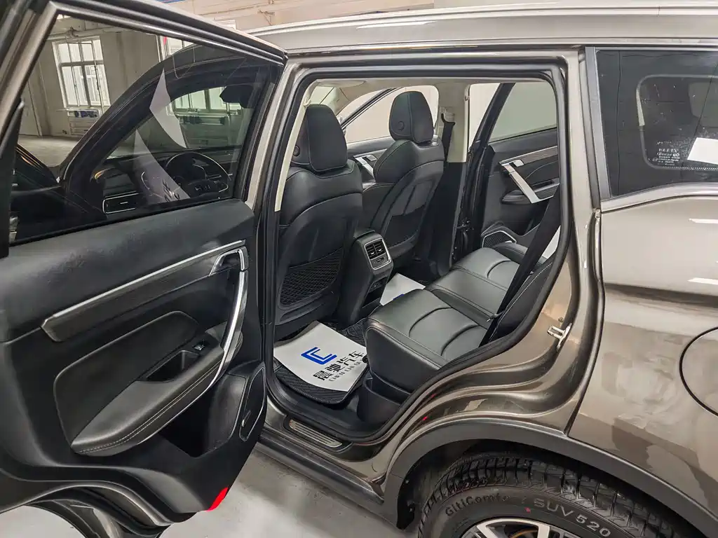 Geely Boyue — миниатюра 9