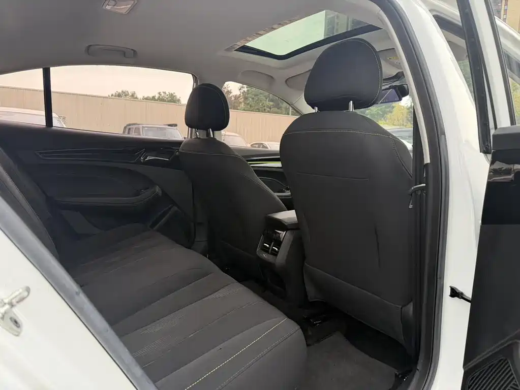 Roewe i5 — миниатюра 9