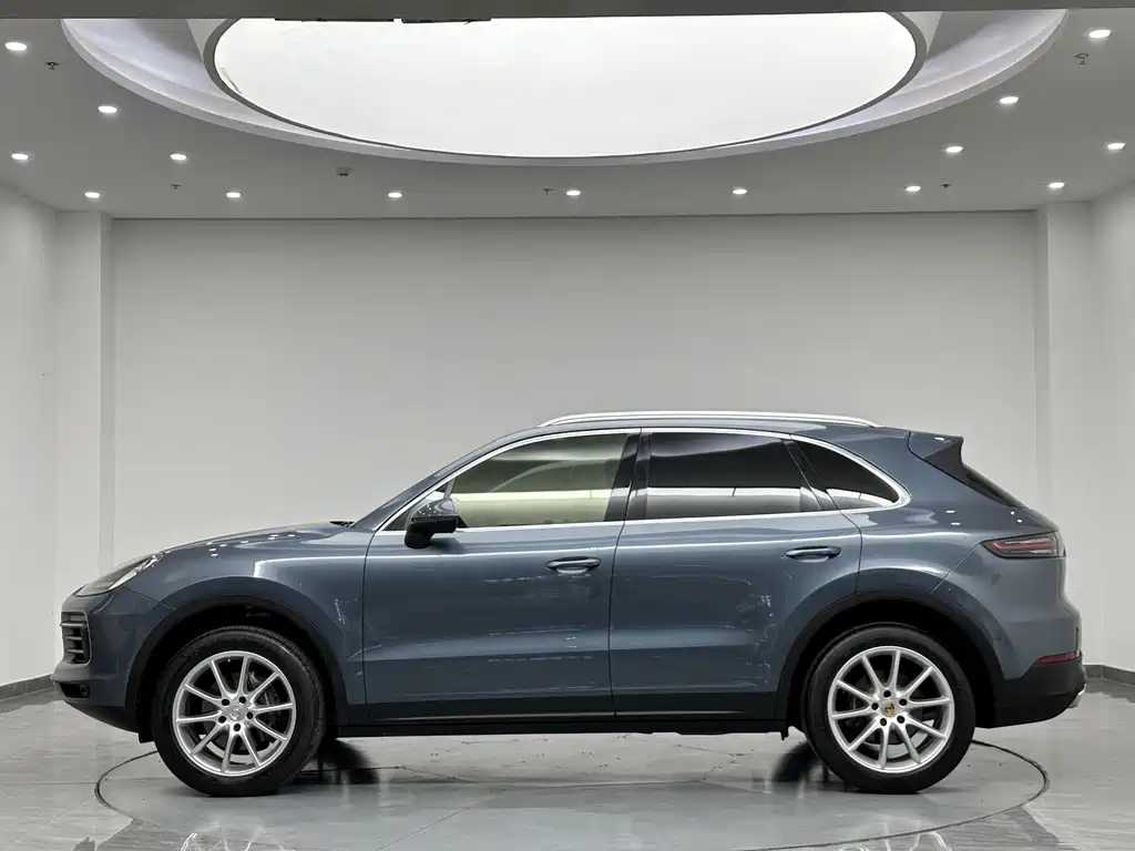 Porsche Cayenne — миниатюра 5