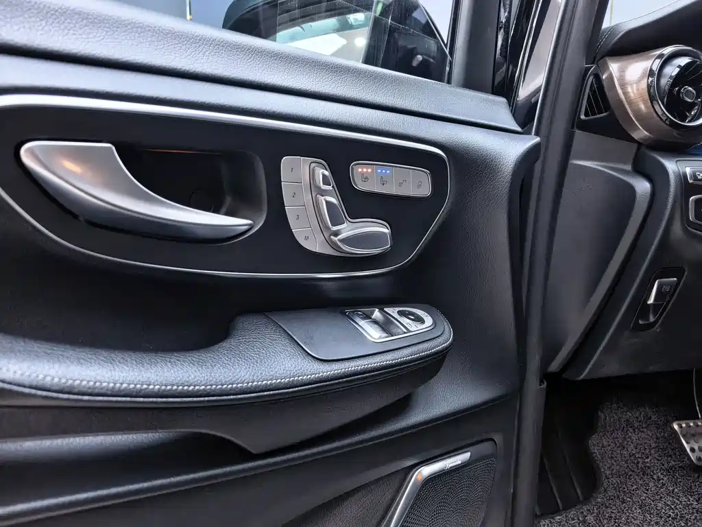 Mercedes-Benz V-Class — миниатюра 5