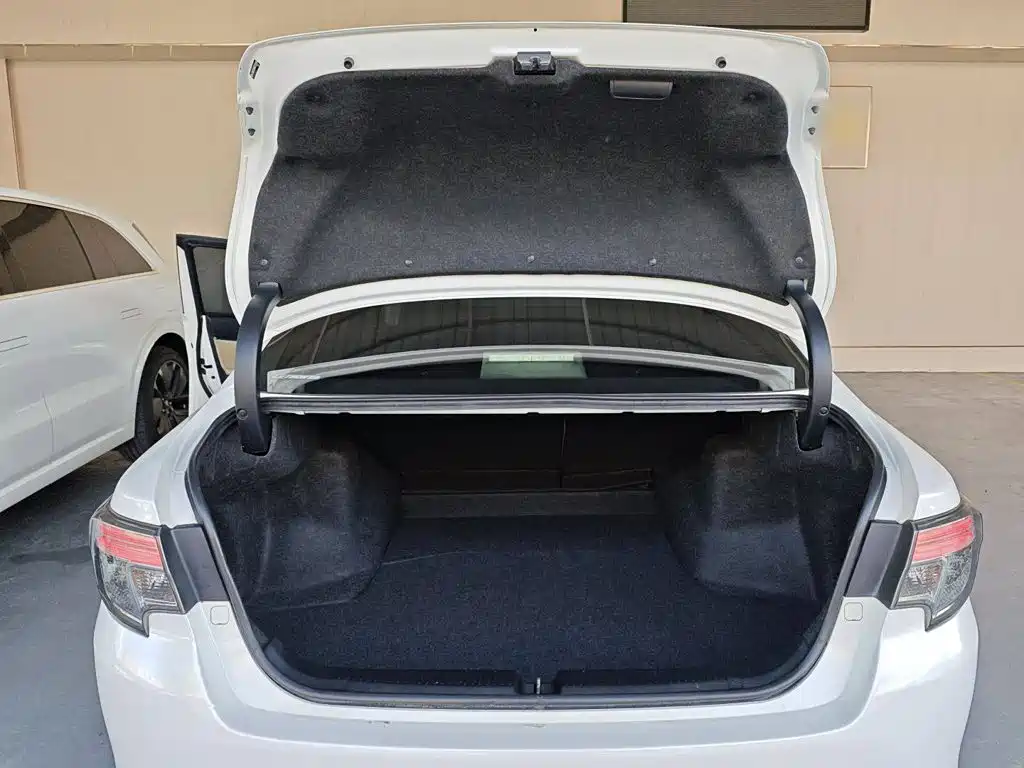 Toyota Reiz — миниатюра 19
