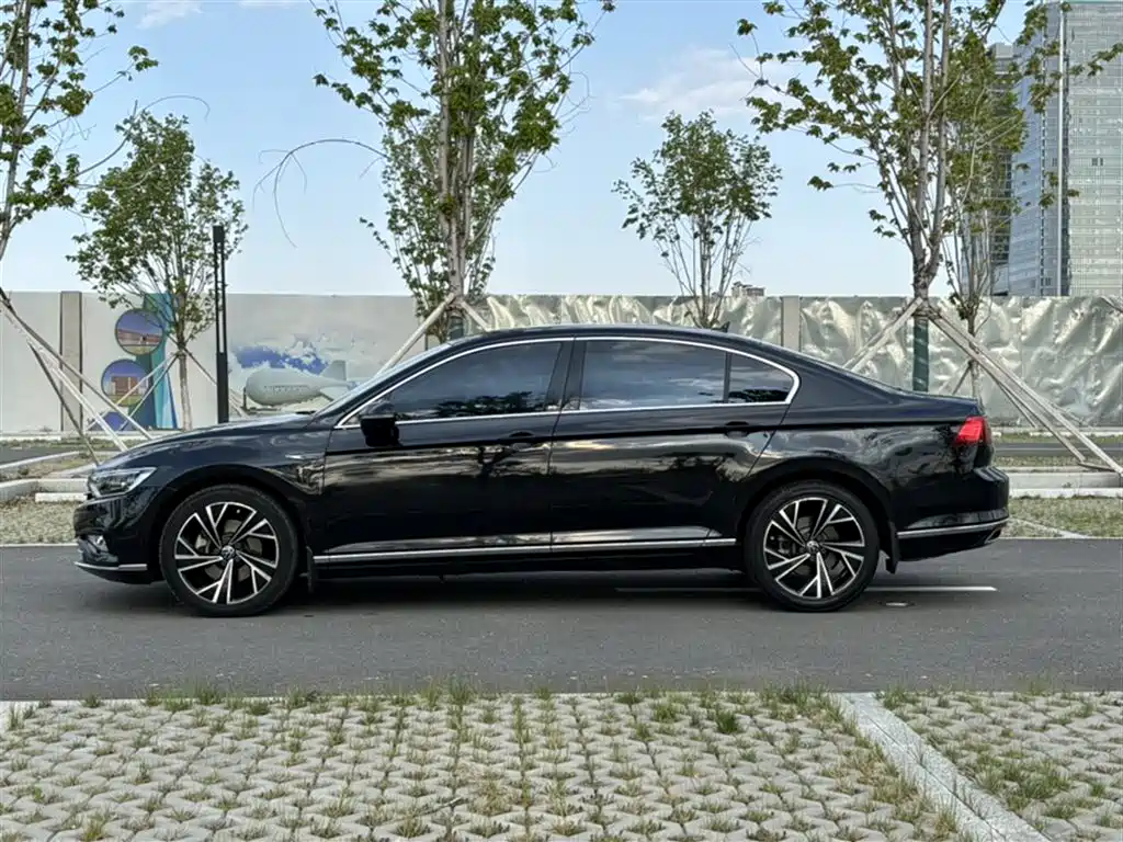 Volkswagen Magotan 2021 330TSI DSG 30