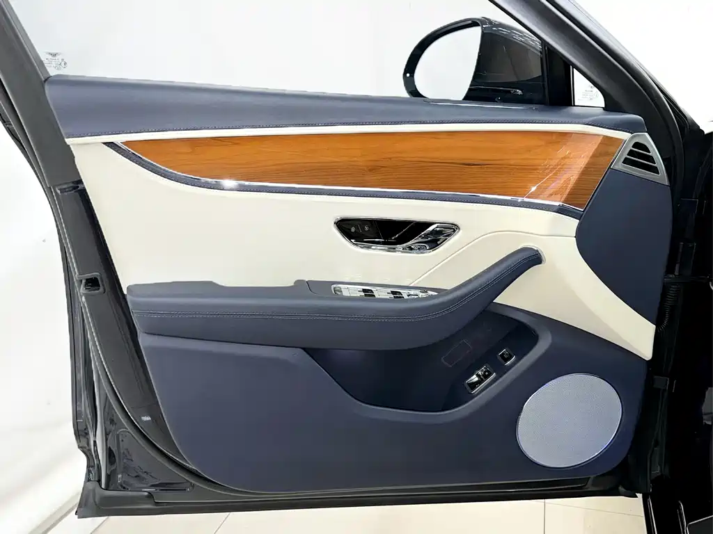 Bentley Flying Spur — миниатюра 21