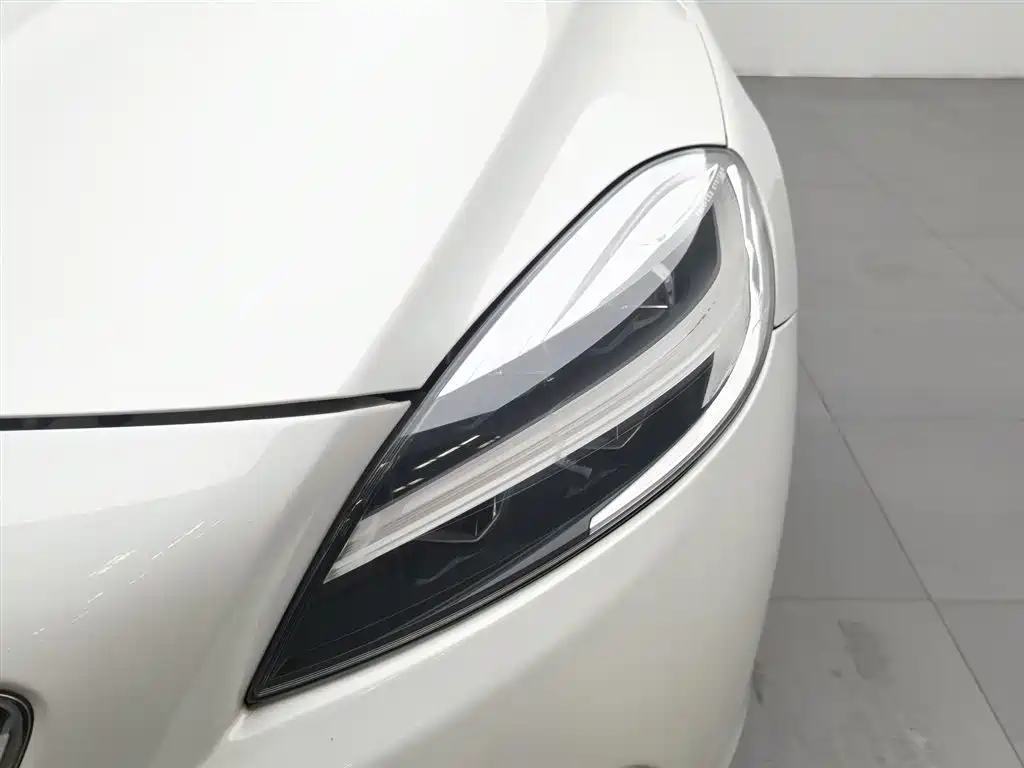 Volvo V40 2018 T3