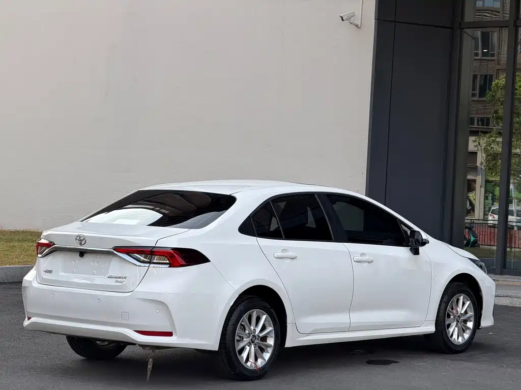 Toyota Corolla — миниатюра 8