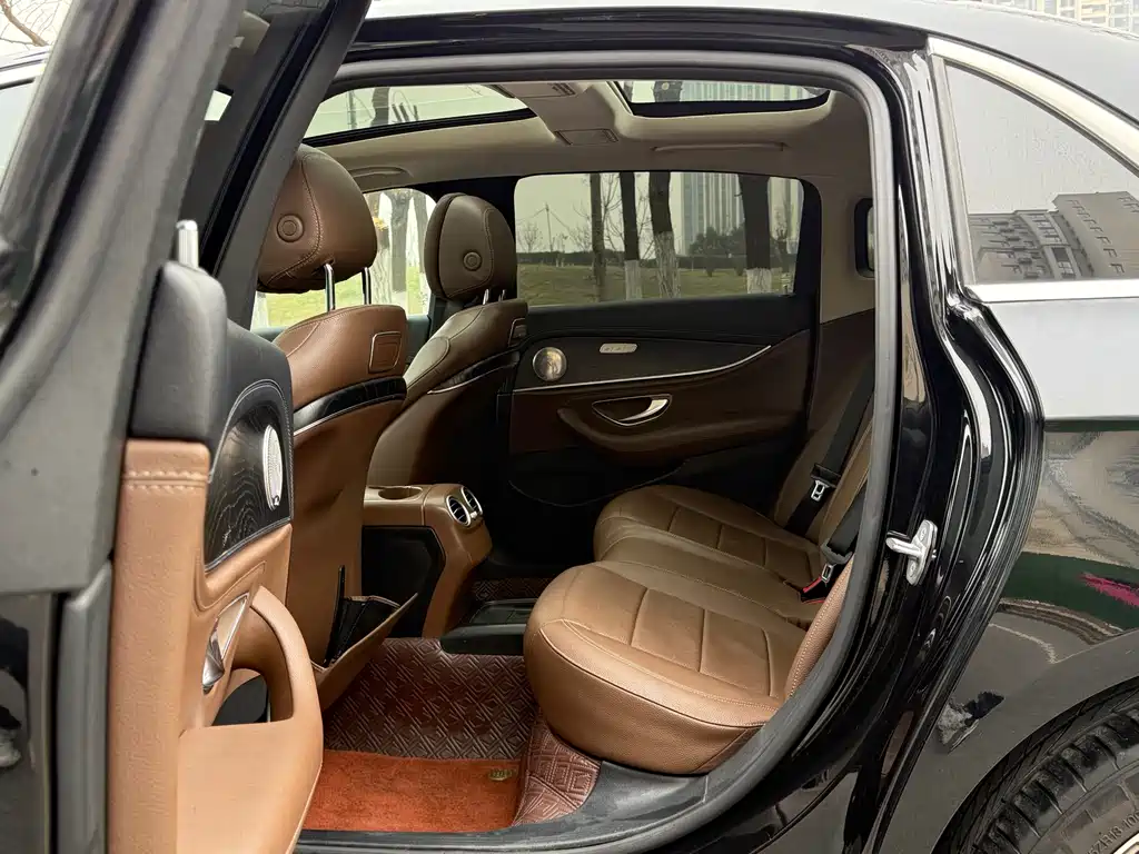 MERCEDES-BENZ E CLASS