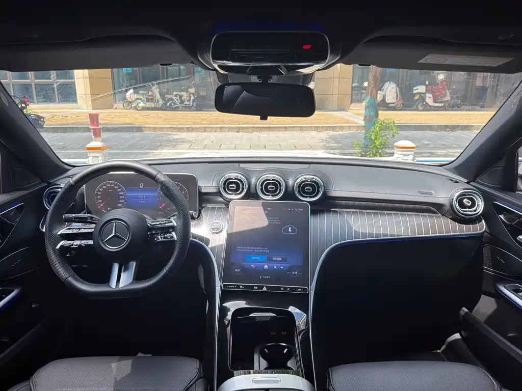 Mercedes-Benz C-Class — миниатюра 4