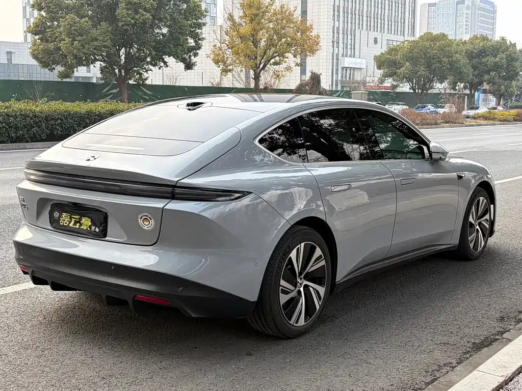 NIO NIO ET5