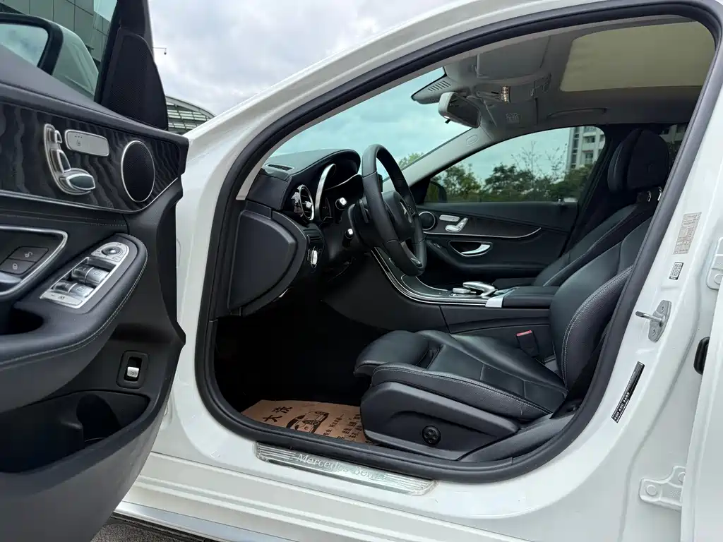 Mercedes-Benz C-Class — миниатюра 4