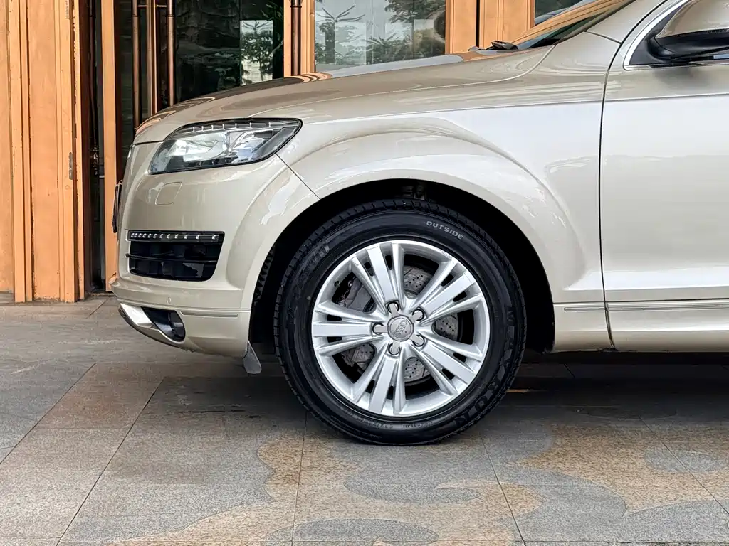 Audi Q7 — миниатюра 4
