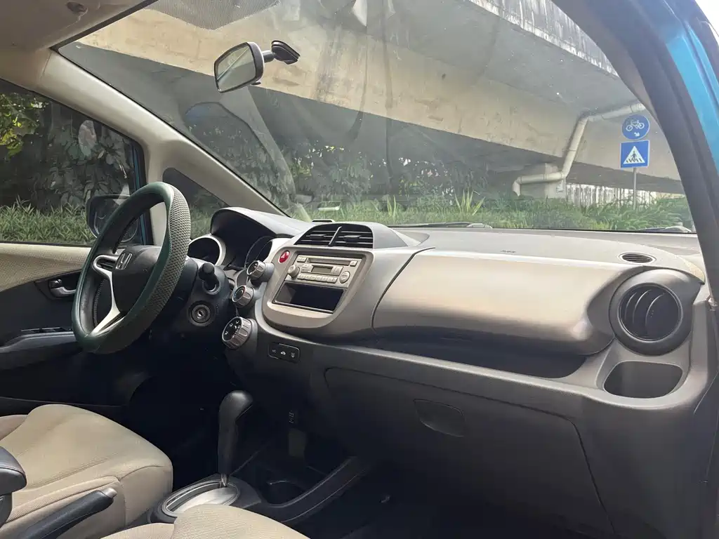 Honda Fit — миниатюра 25