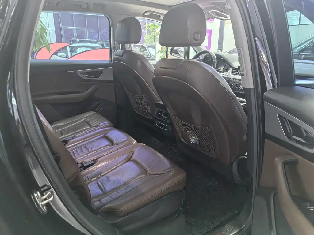 Audi Q7 — миниатюра 5