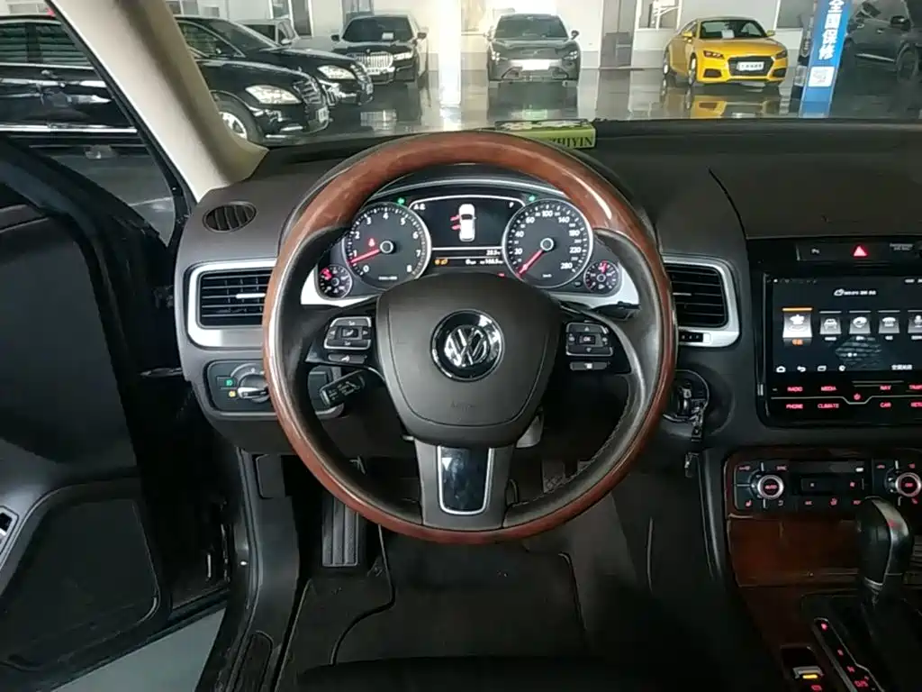 Volkswagen Touareg — миниатюра 11