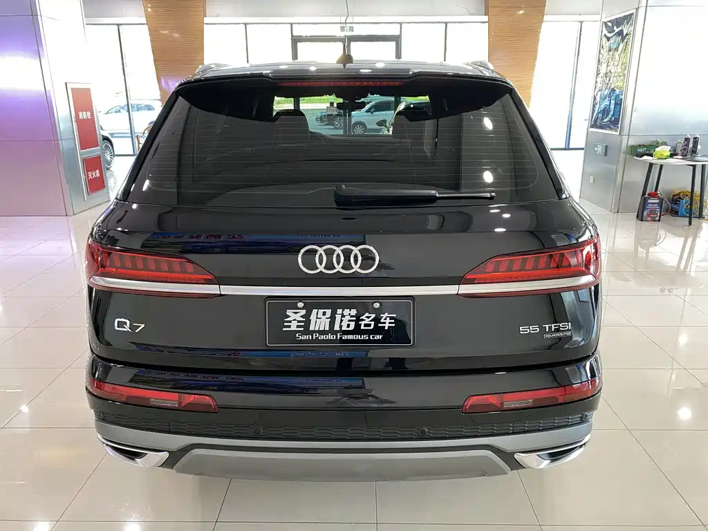 Audi Q7 — миниатюра 5