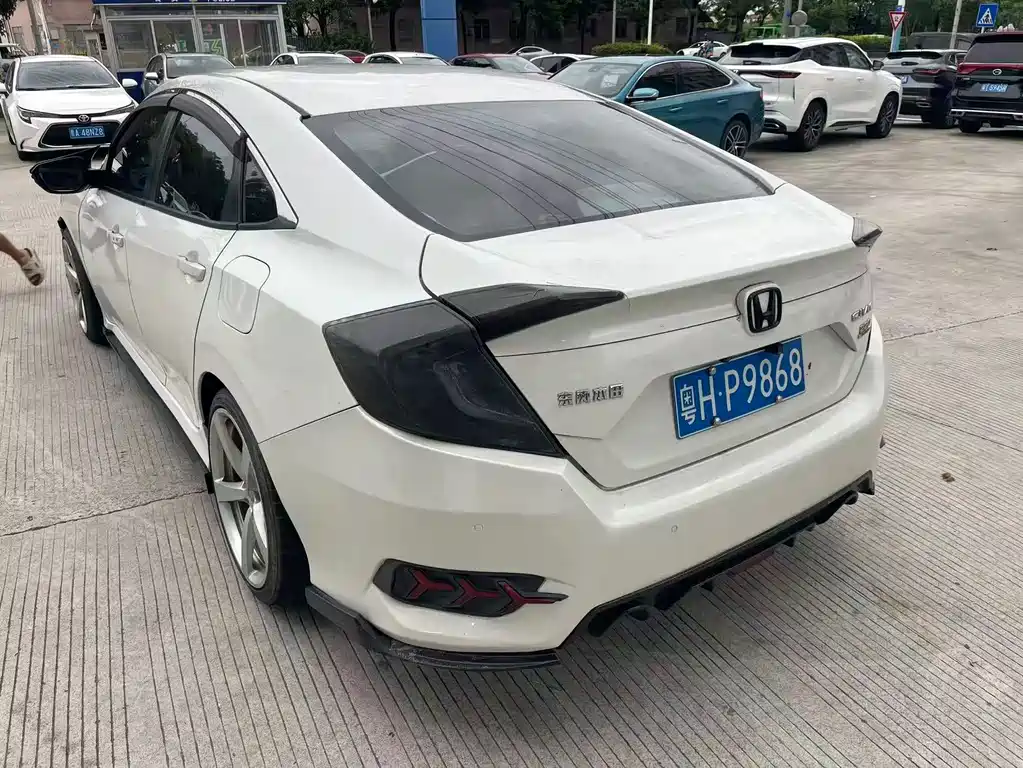 Honda Civic 2019 220TURBO CVT V