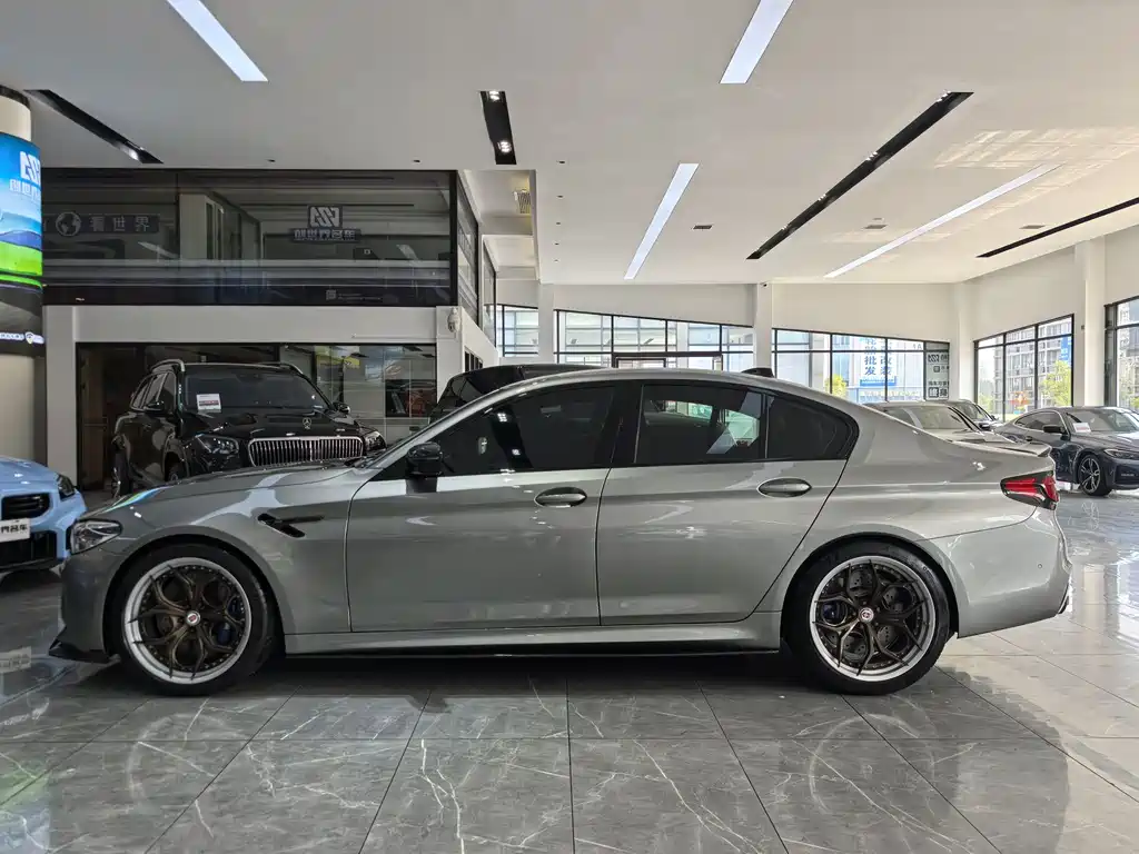 BMW M5
