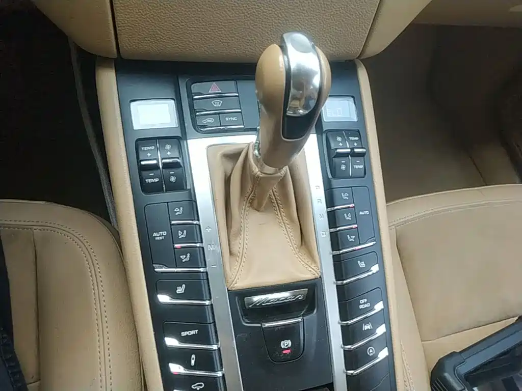 Porsche Macan — миниатюра 14