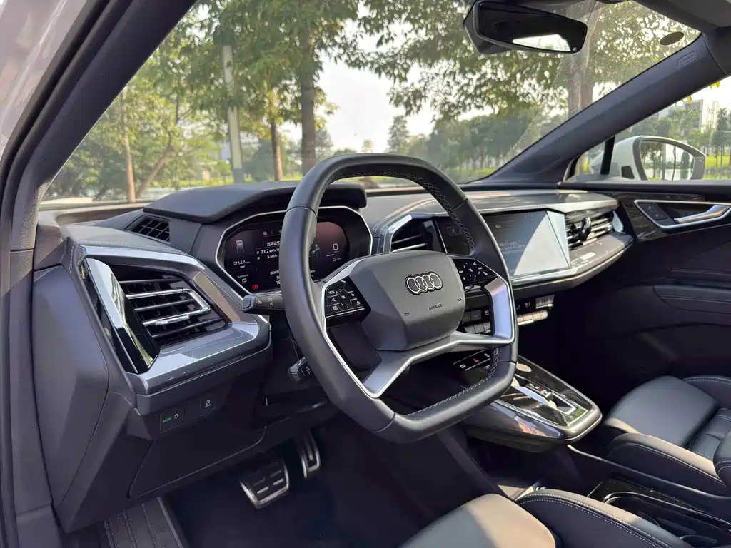 Audi Q4 e-tron — миниатюра 8