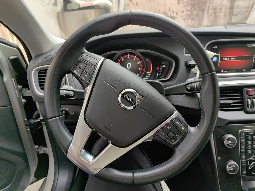 Volvo V40 — миниатюра 3