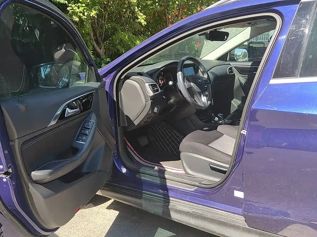 Infiniti QX30 — миниатюра 14