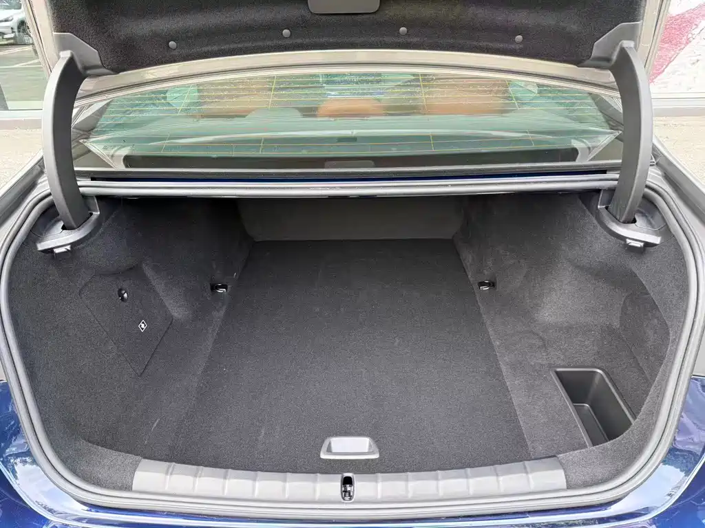 BMW i7 — миниатюра 14