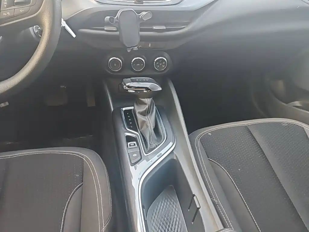 Buick Verano — миниатюра 14