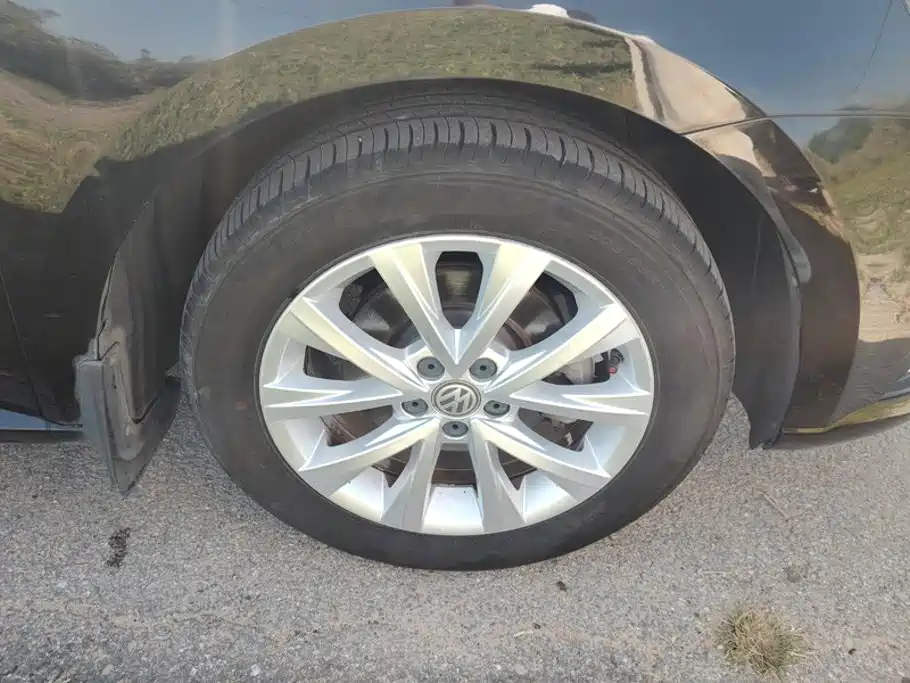 Volkswagen Lavida — миниатюра 6