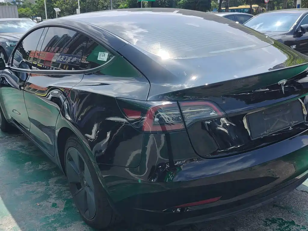 Tesla Model 3 — миниатюра 4