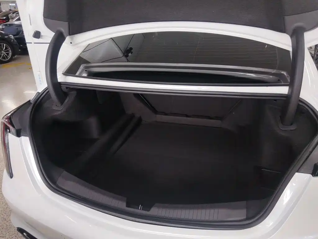 Cadillac CT5 — миниатюра 14